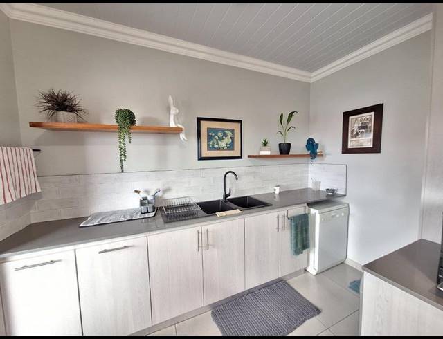 3 BEDROOM HOUSE FOR SALE IN AVONDDANS